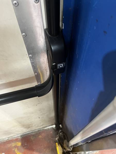 Réparer une porte endommagée, un blindage ou une serrure grippée : service de dépannage et rénovation de vos accès pour une sécurité optimale à Toulouse.