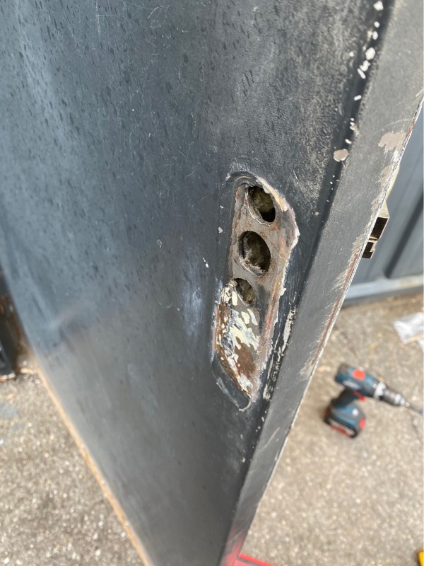 Pose d’une Barre anti panique Tordjmann dans un magasin SCHMIDT à Portet Sur Garonne