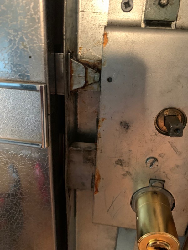 Intervention de la société Amnes serrurier pour le remplacement d'une serrure de la marque Fichet A2P à toulouse