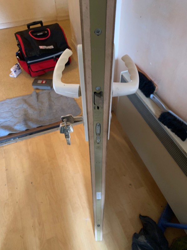 Cherche serrurier sérieux en urgence pour ouverture de porte à sur Toulouse centre ville 31000