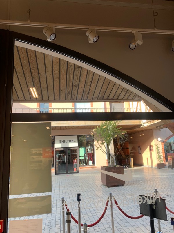 Vitrine de commerce après remplacement du vitrage, Labège 31