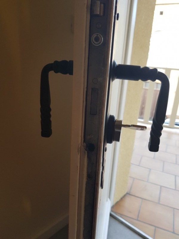 Dépannage Serrurier à Toulouse 31200 suite à  poignée cassée